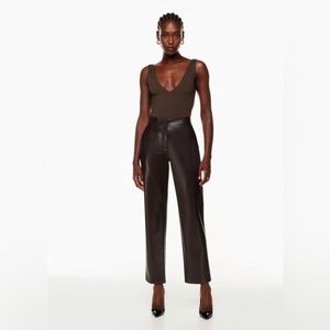 Babaton - CONTOUR V-NECK BODYSUIT